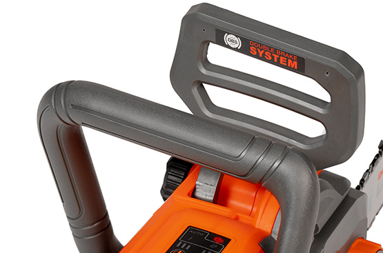 Обеспечивает моментальную остановку цепи для безопасного использования